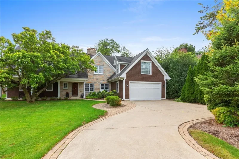 5 Bedrooms Single Family Detached