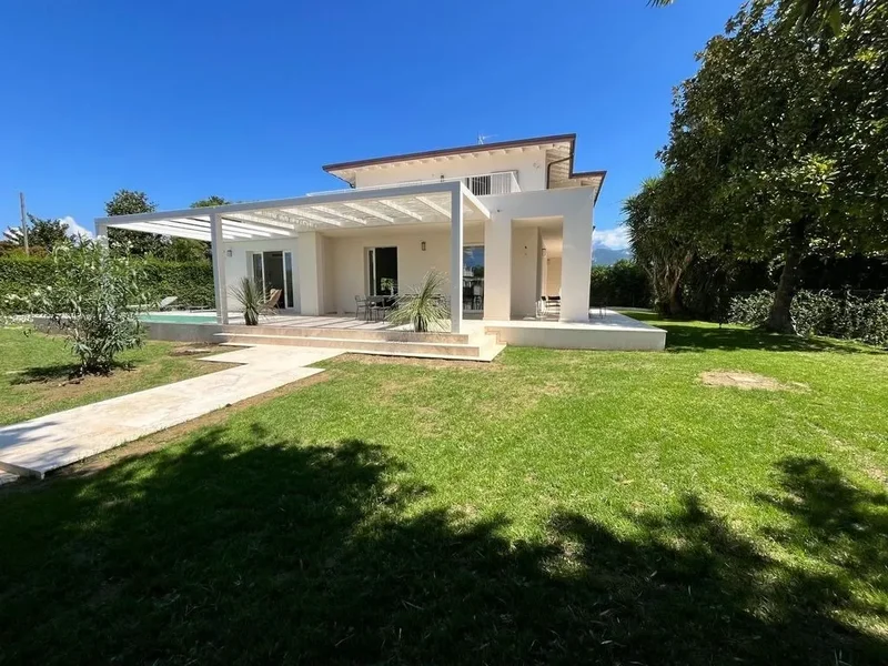 Forte dei Marmi, Tuscany, Italy. - Photo 9