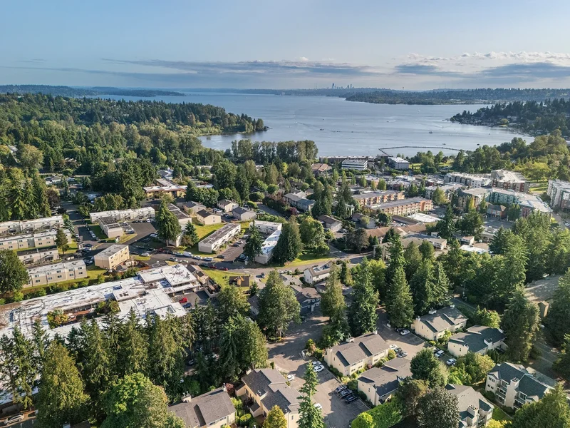 10030 NE 120th St Unit #J2 , Kirkland, WA 98034, Kirkland, Washington, United States. - Photo 25