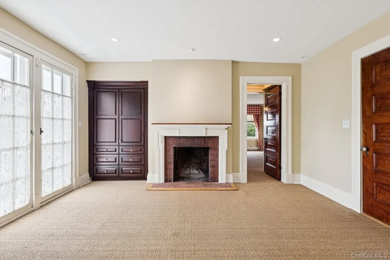90 Thompson Avenue, Babylon, NY, 11702, USA, Babylon, New York, United States. - Photo 12