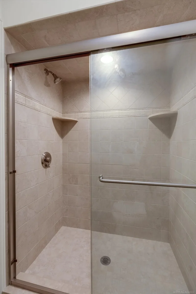 37580 Lakeshore, Harrison Twp, MI 48045, St. Clair Shores, Michigan, United States. - Photo 16