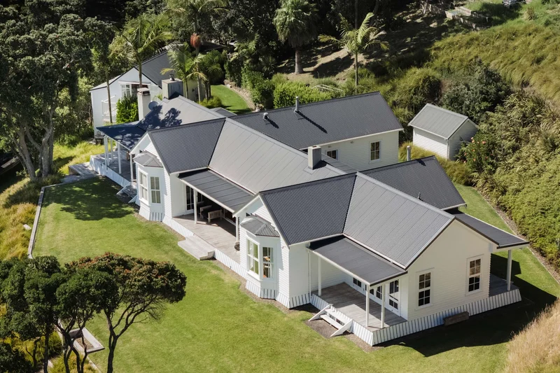 1 Motuarohia Island, Russell