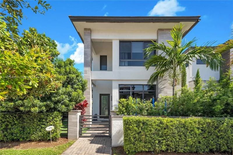 8279 NW 43rd St, Miami Springs, Florida, United States. - Photo 24