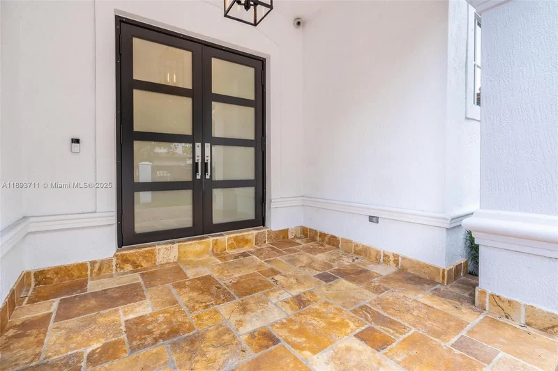 16763 NW 77th Path, Hialeah, Florida, United States. - Photo 12
