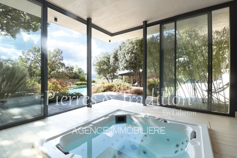 Apt, Provence-Alpes-Côte d'Azur, France. - Photo 9
