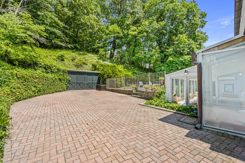 50 Shore Road , Cold Spring Harbor, NY 11724, Cold Spring Harbor, New York, United States. - Photo 32