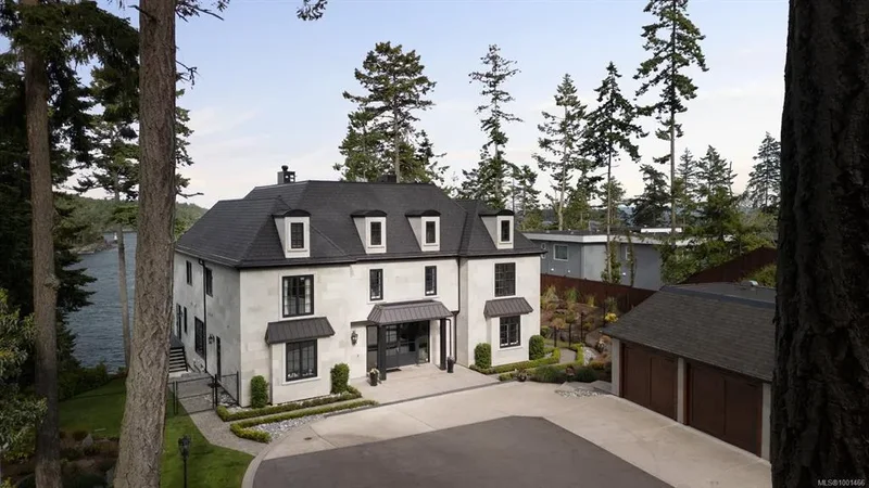 10865 Fernie Wynd Rd, North Saanich, BC, V8L5H8, CANADA, North Saanich, British Columbia, Canada. - Photo 15