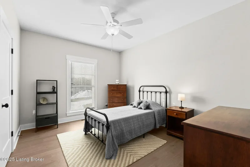 100 Sparrow Ln, Fisherville, KY 40023, Watterson Park, Kentucky, United States. - Photo 27
