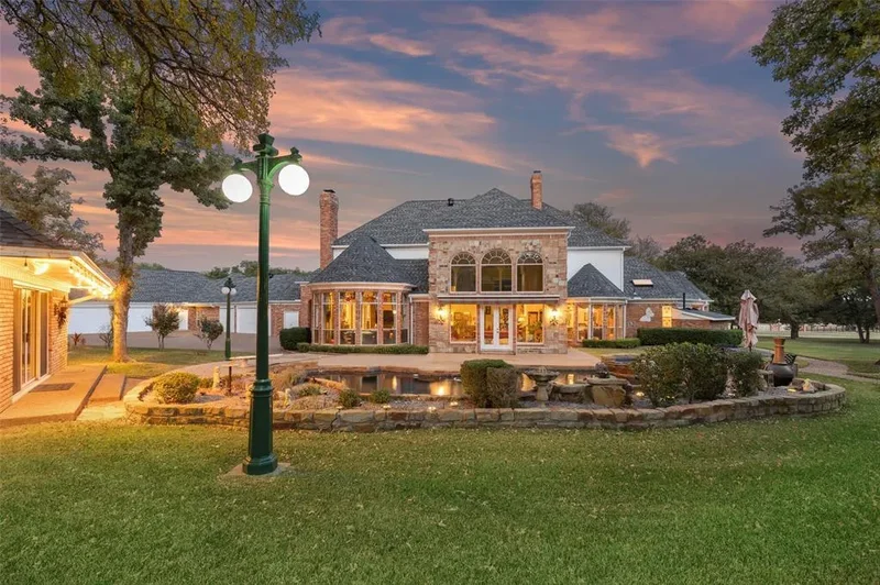385 Meadow View Drive, Lantana, Texas, United States. - Photo 22