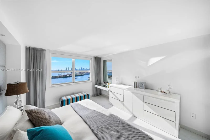 90 Alton Rd 3010, Miami Beach, Florida, United States. - Photo 11