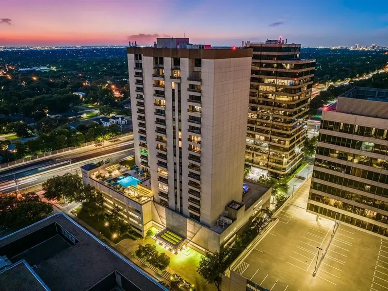 Condominium in Dallas