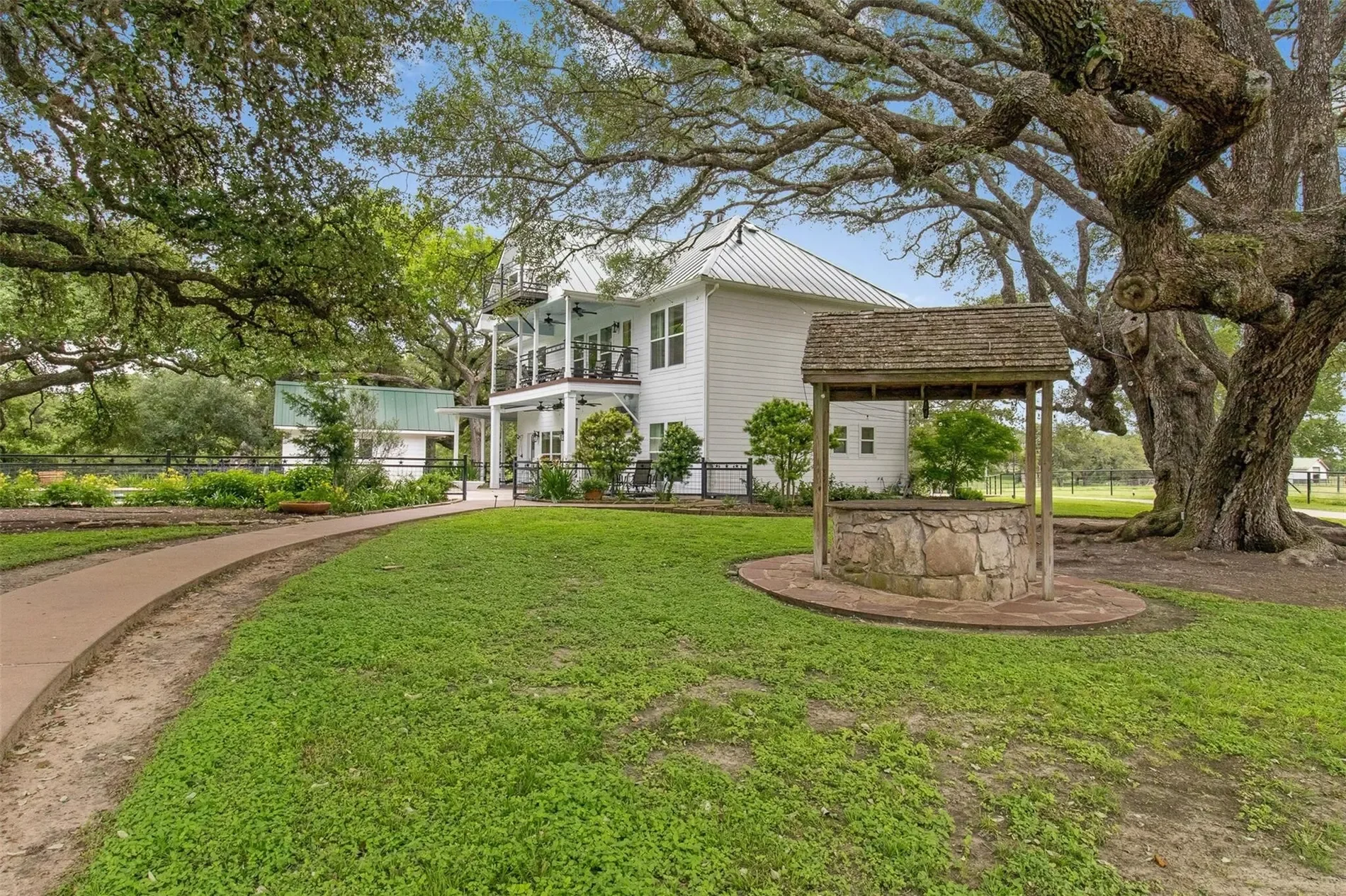 1007 Fm 390 E, Brenham, TX 77833, Brenham, Texas, United States. - Photo 32
