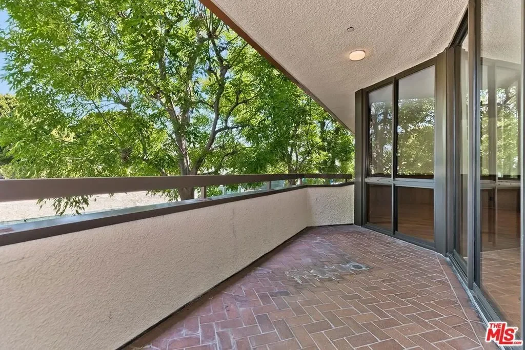 300 N Swall Drive 106, Beverly Hills, California, United States. - Photo 14