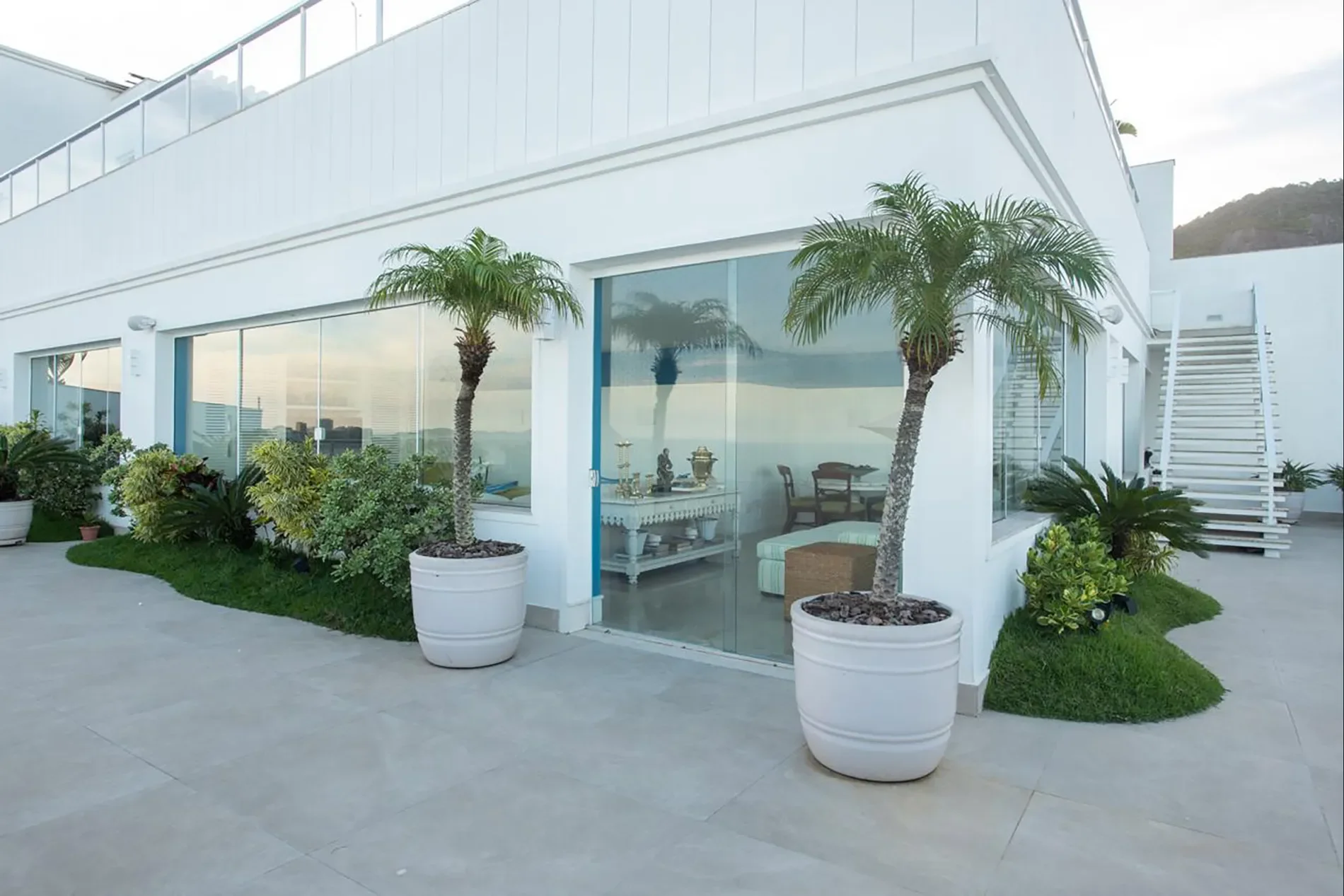 Exterior photo 7