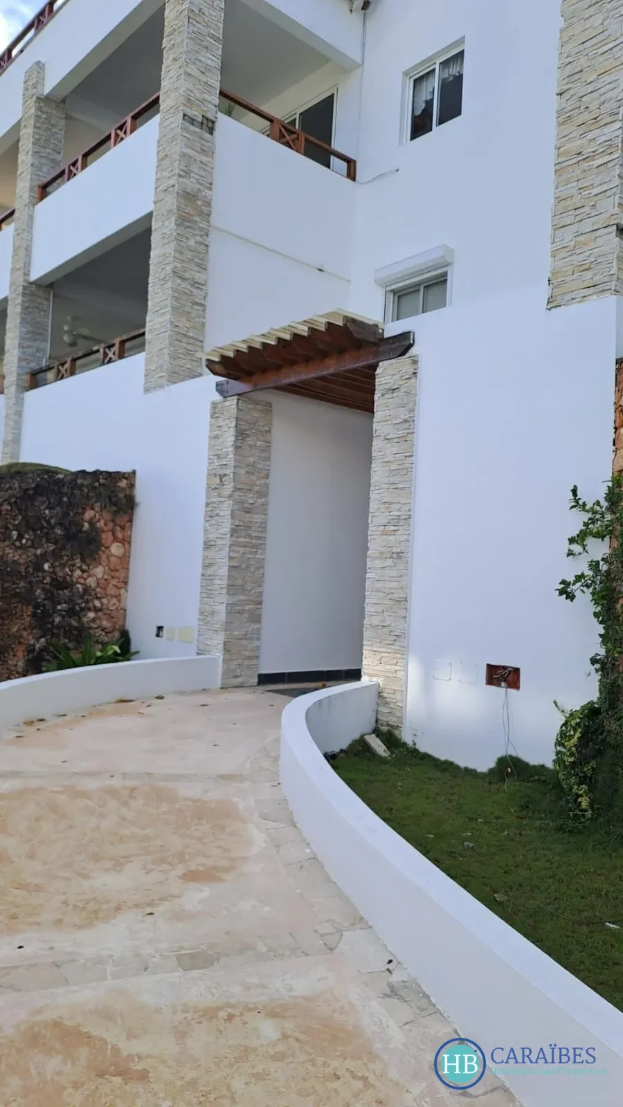 Exterior photo 9