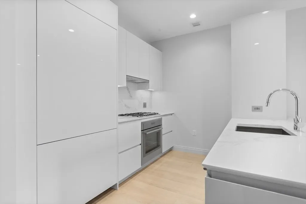 135 Seaport, Boston, Massachusetts, United States. - Photo 6