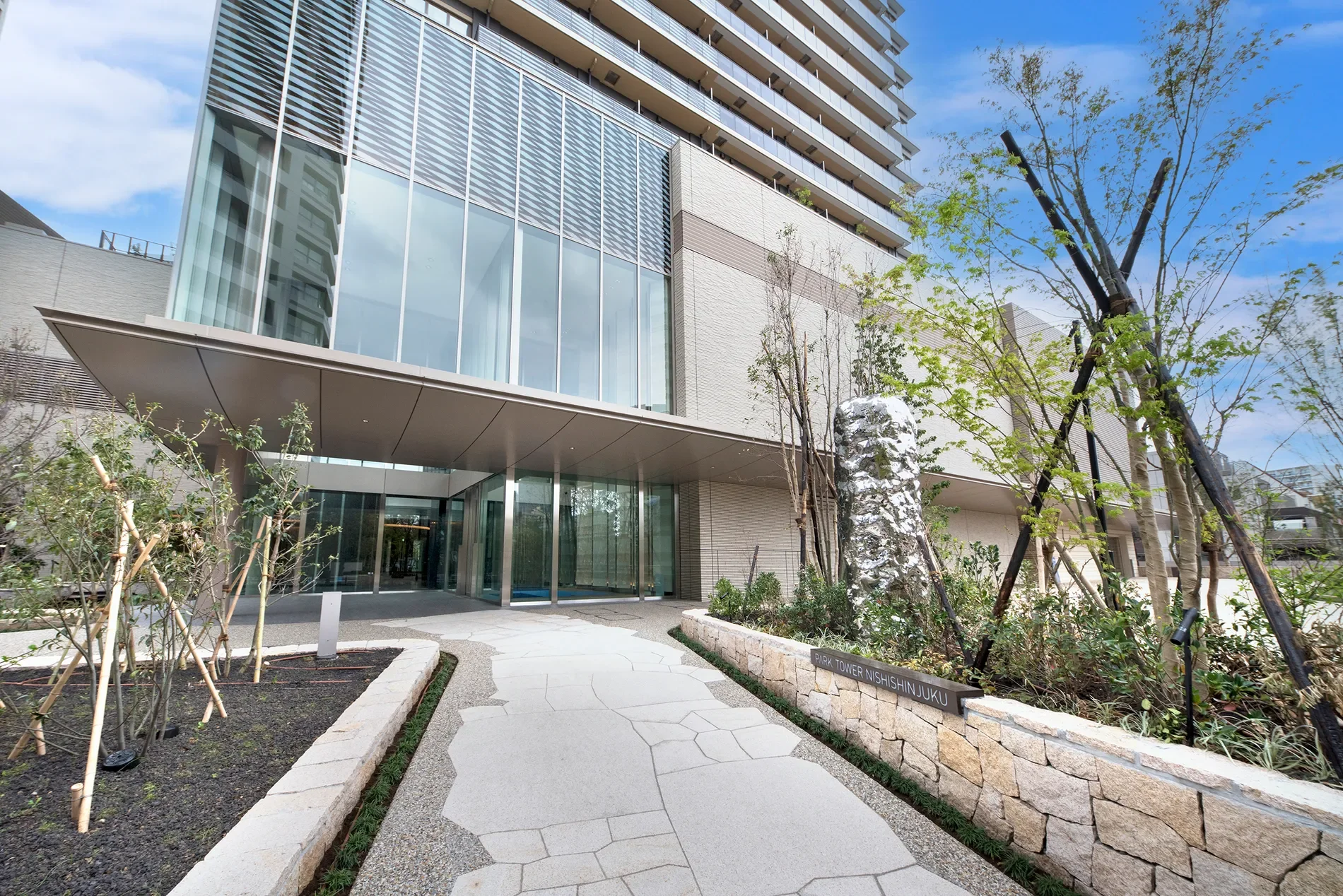 Exterior photo 4