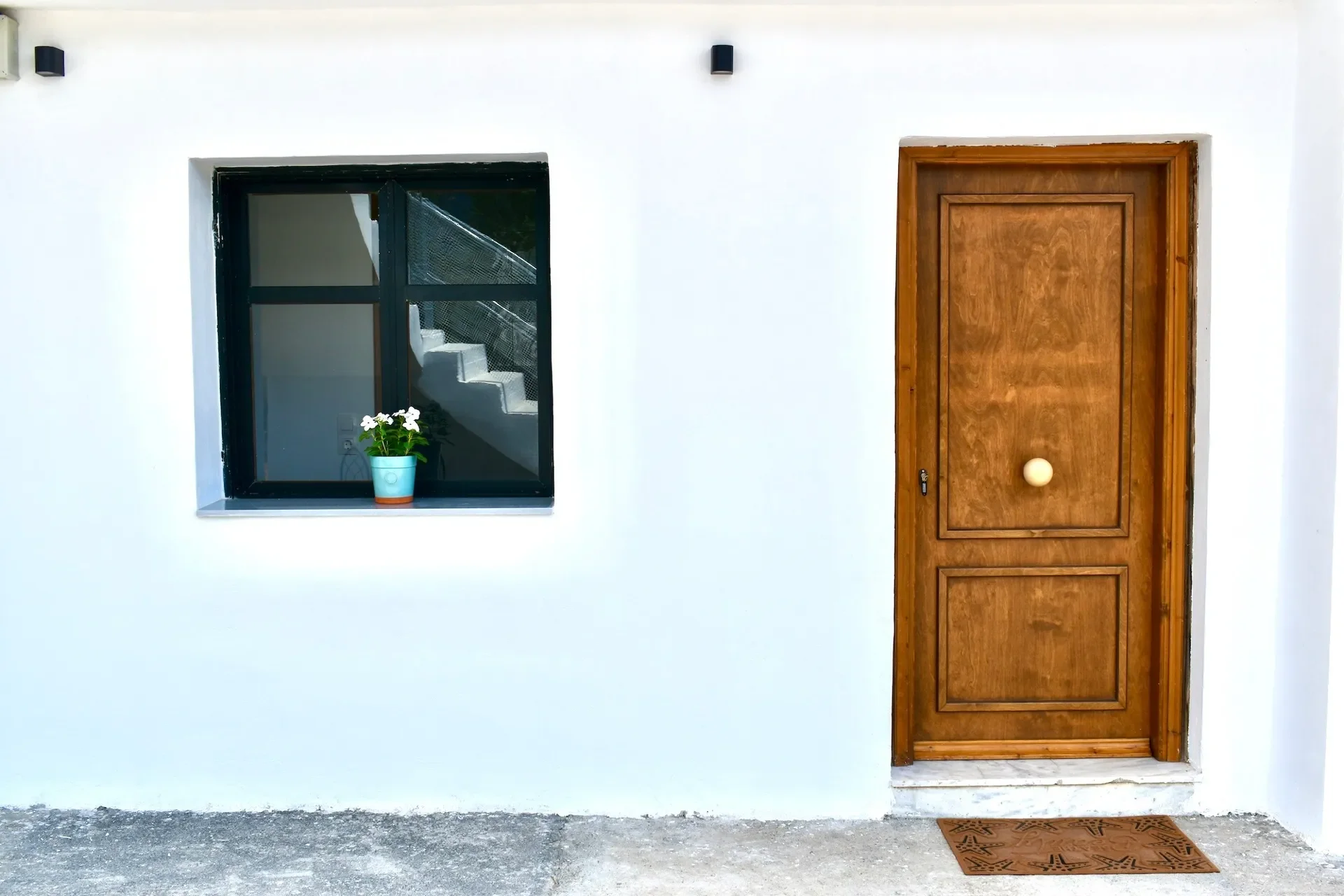 Exterior photo 3