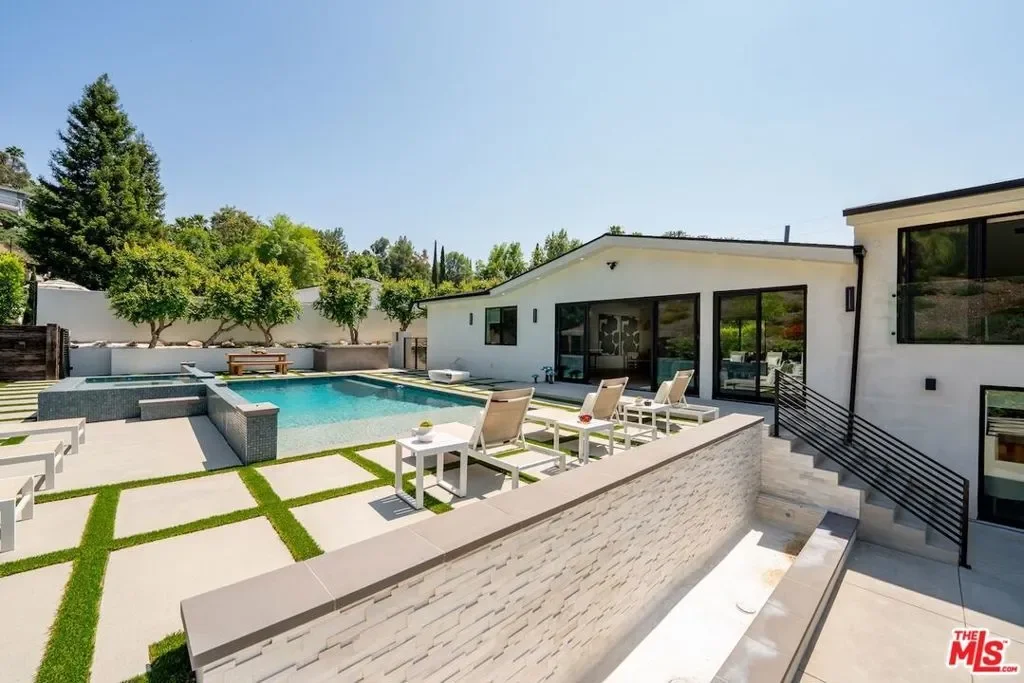 20226 Lorenzana Drive, Los Angeles, California, United States. - Photo 23