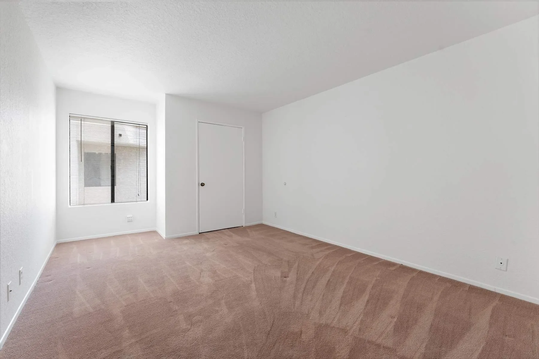 11939 Weddington Street 313, Valley Village, CA 91607, Los Angeles, California, United States. - Photo 2