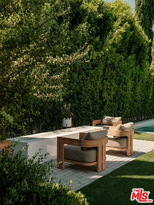 17228 Otsego Street, Los Angeles, California, United States. - Photo 6