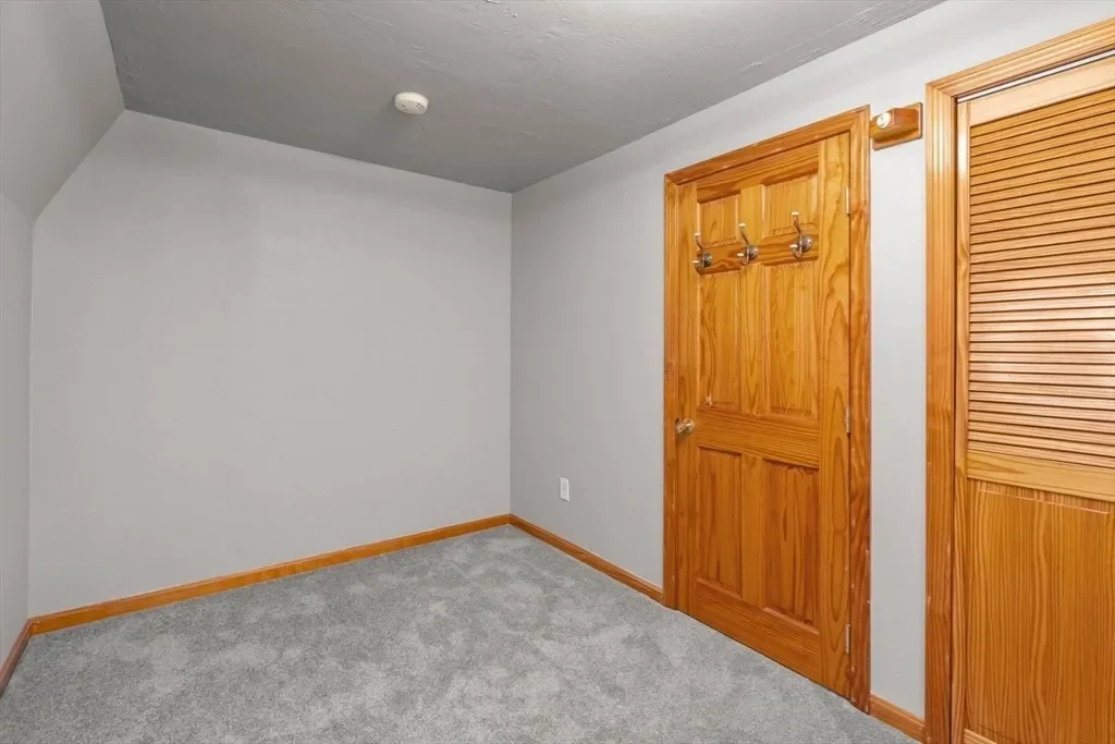 130 Old Barnstable Rd, Falmouth, Massachusetts, United States. - Photo 27