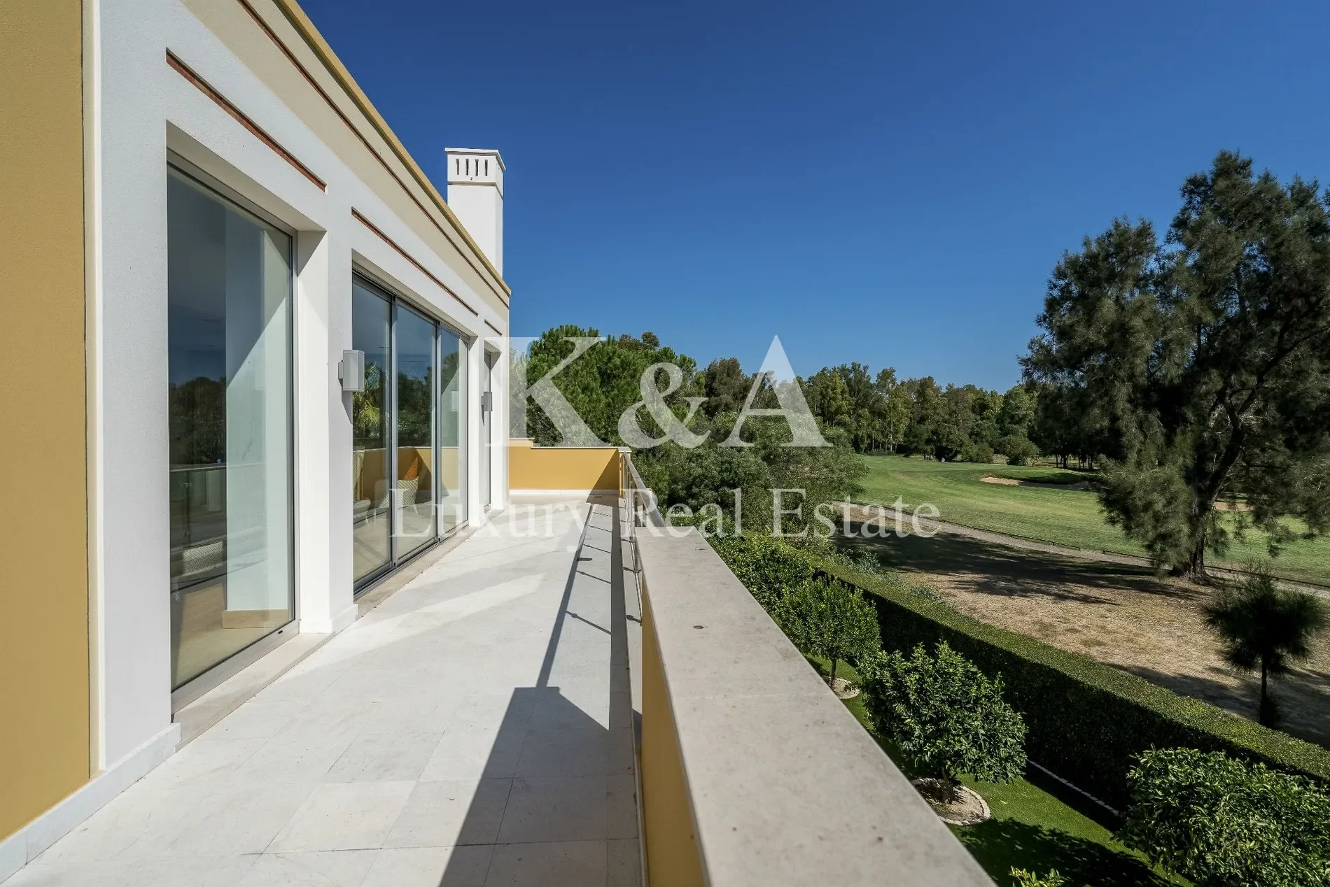 Exterior photo 7