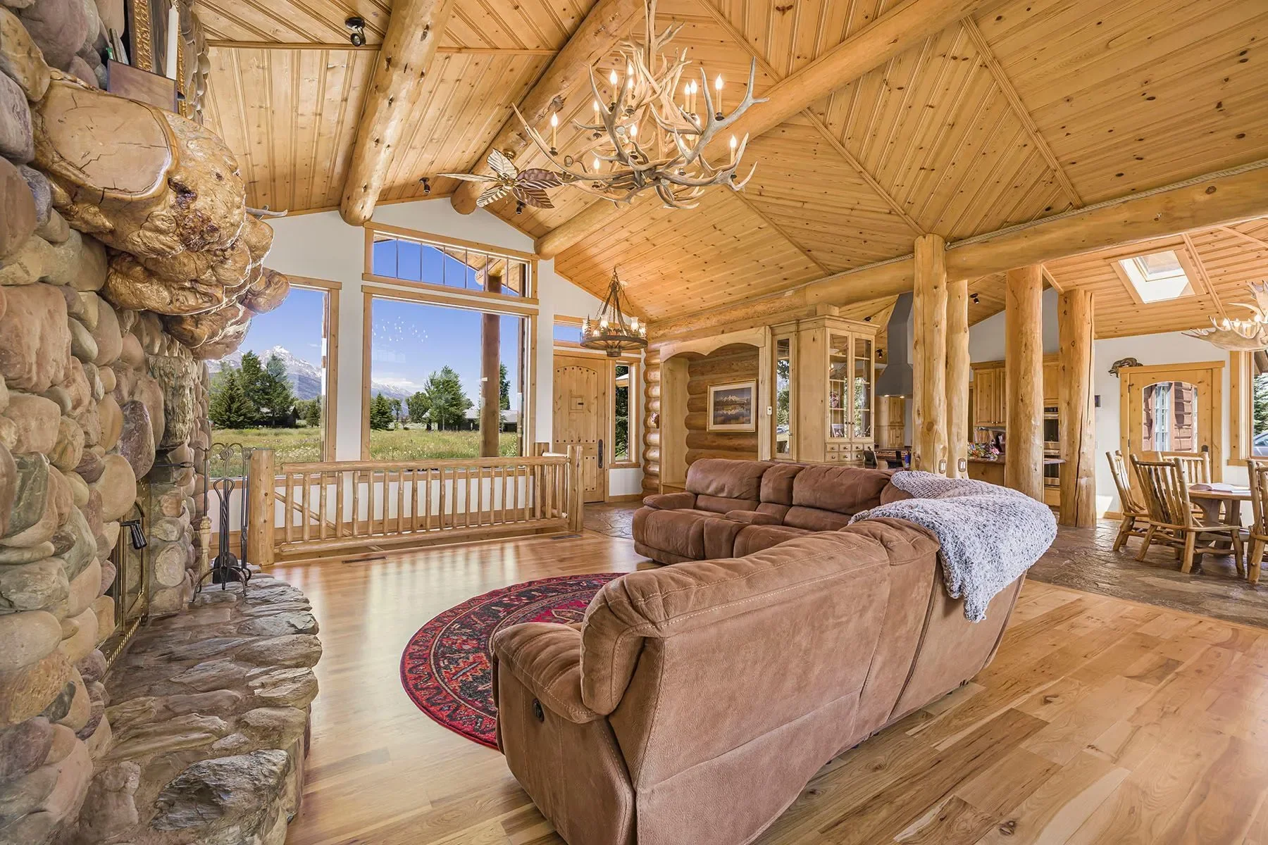 450 E Oatgrass Road , Jackson, WY 83001, Jackson, Wyoming, United States. - Photo 9