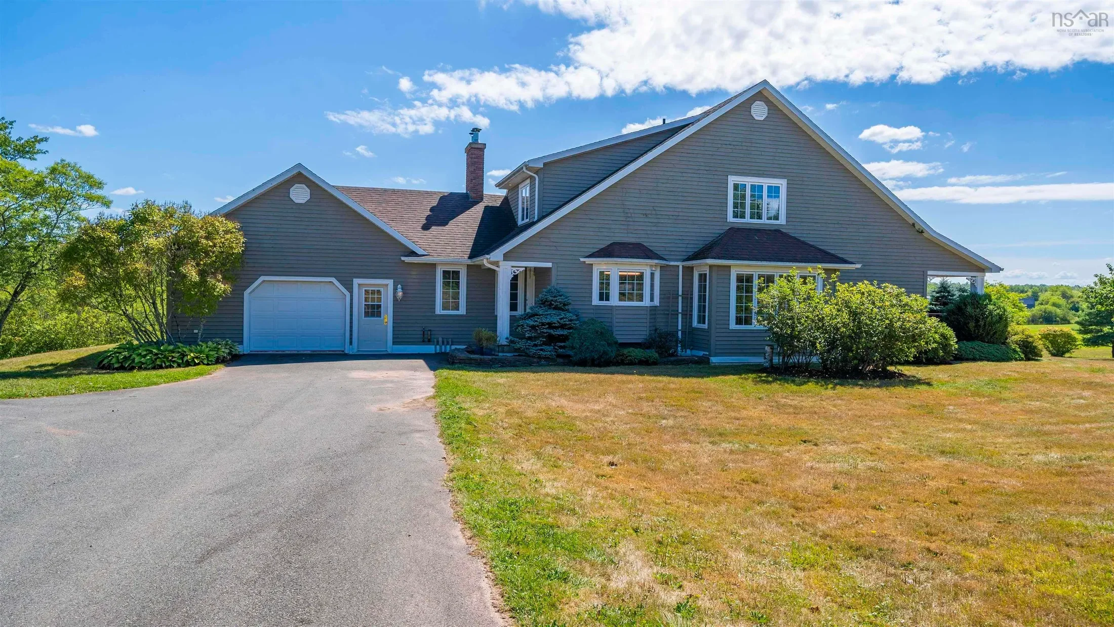Exterior photo 6