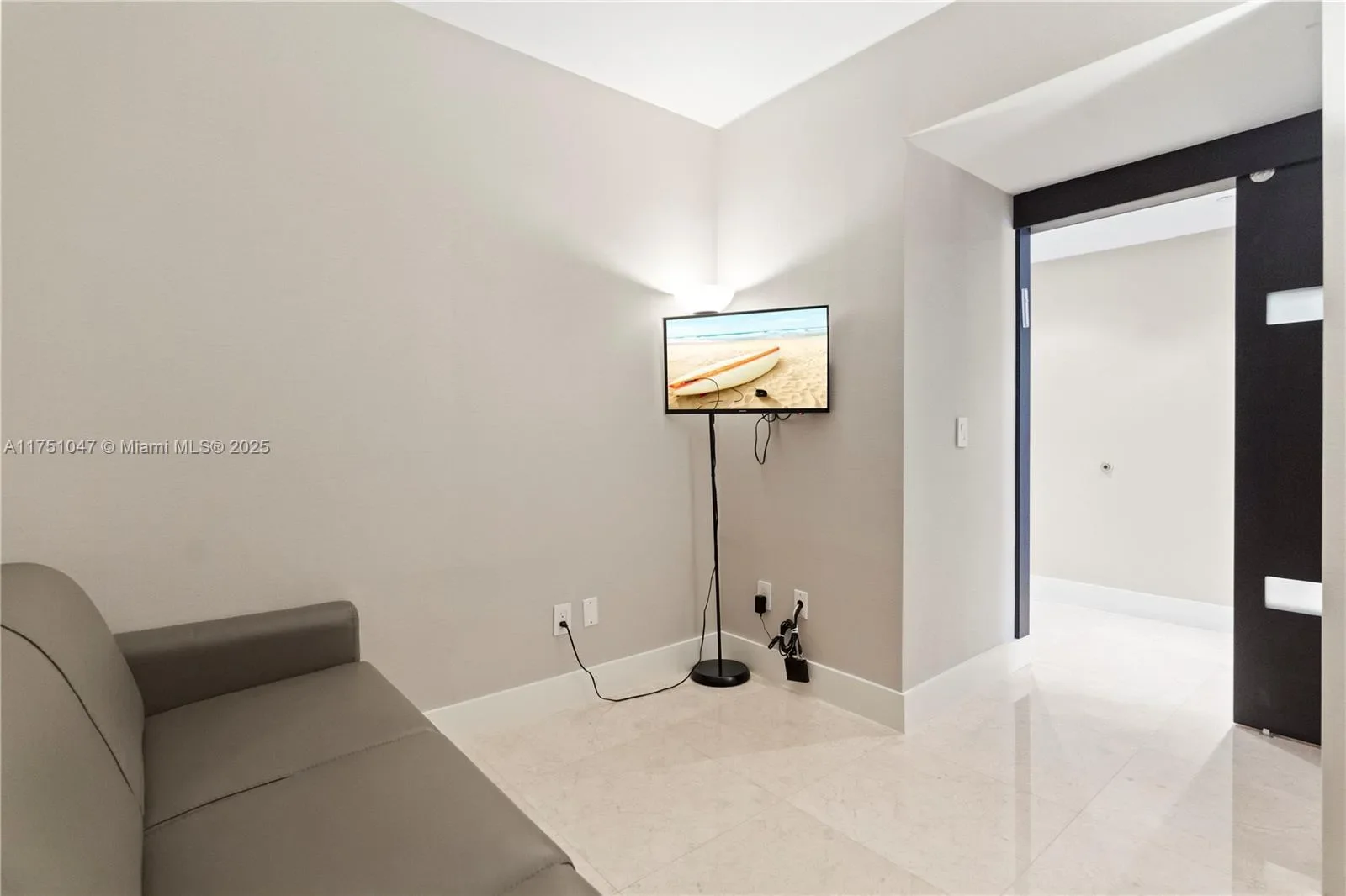 4779 Collins Ave 2204, Miami Beach, Florida, United States. - Photo 15