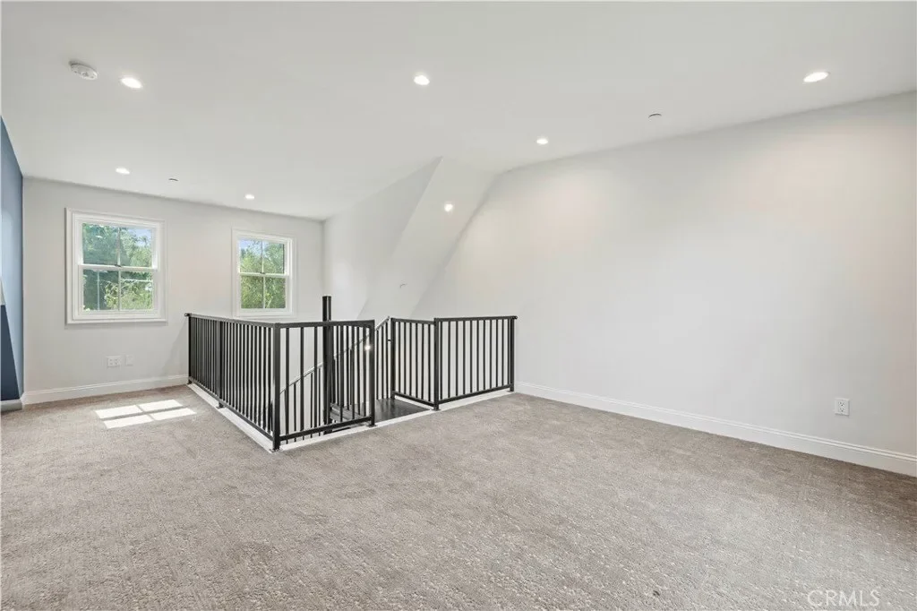 5200 Collier Place, Woodland Hills, CA, 91364, USA, Los Angeles, California, United States. - Photo 14