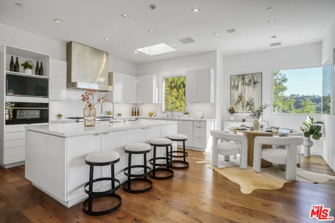 1116 Linda Flora Dr, Los Angeles, California, United States. - Photo 23