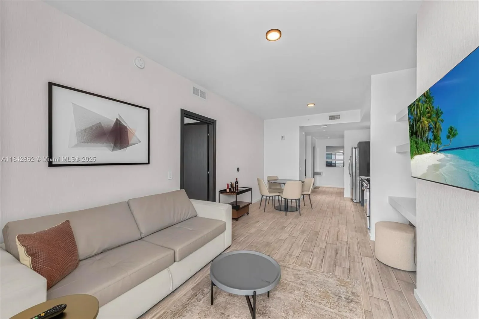 398 NE 5th St 1711, Miami, Florida, United States. - Photo 8