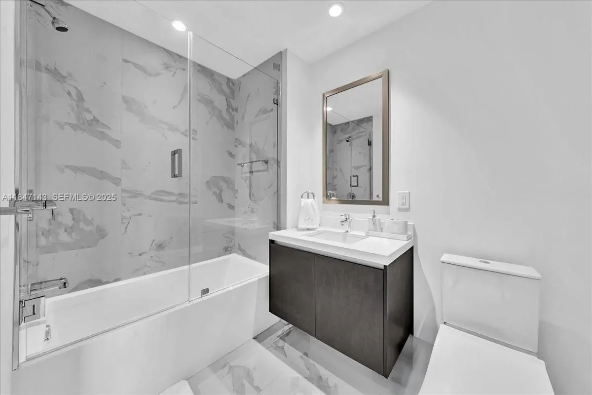 851 NE 1st Ave #3711, Miami, FL 33132, Miami, Florida, United States. - Photo 42