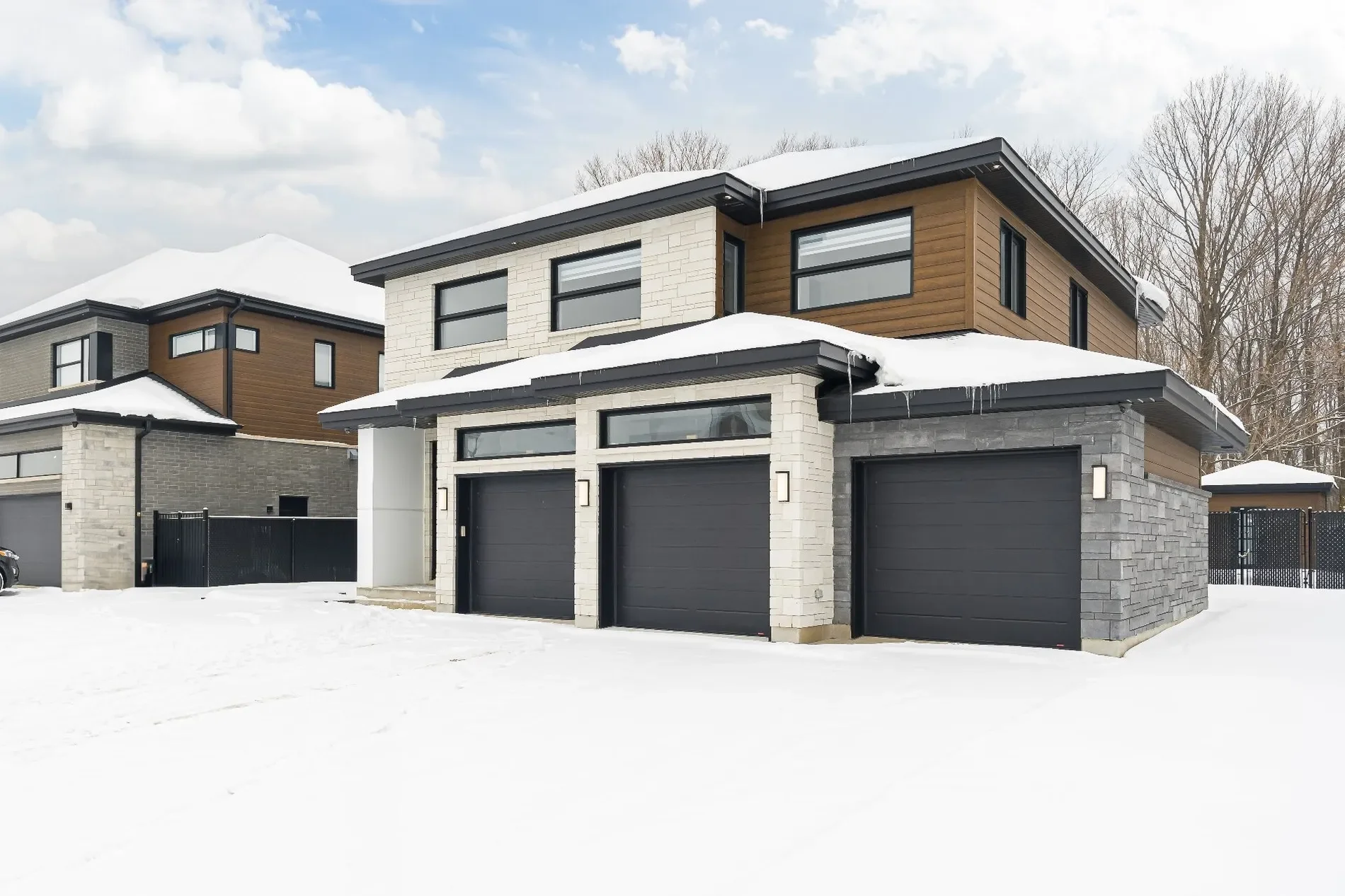 Exterior photo 4