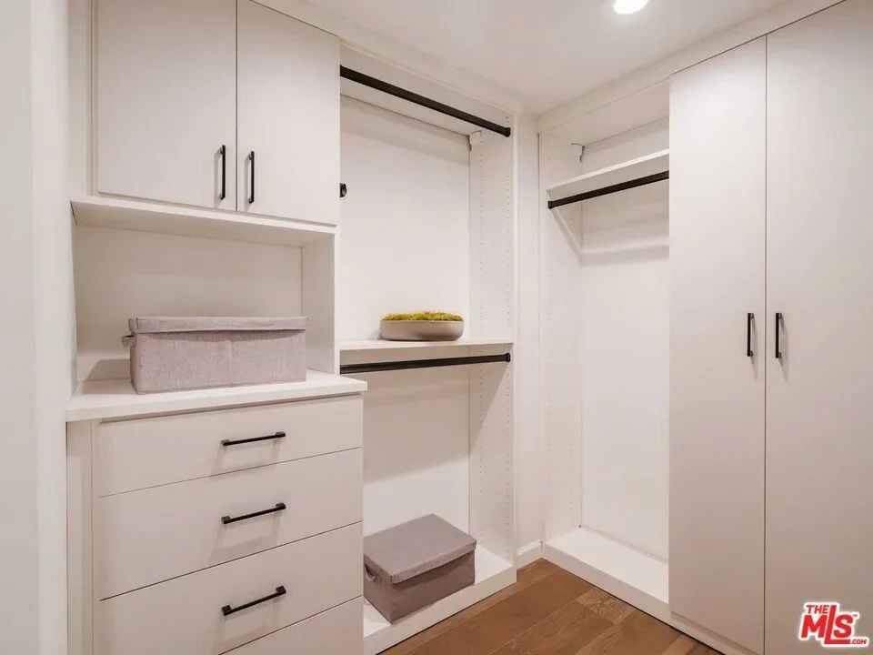 318 N Maple Drive 408, Beverly Hills, California, United States. - Photo 8