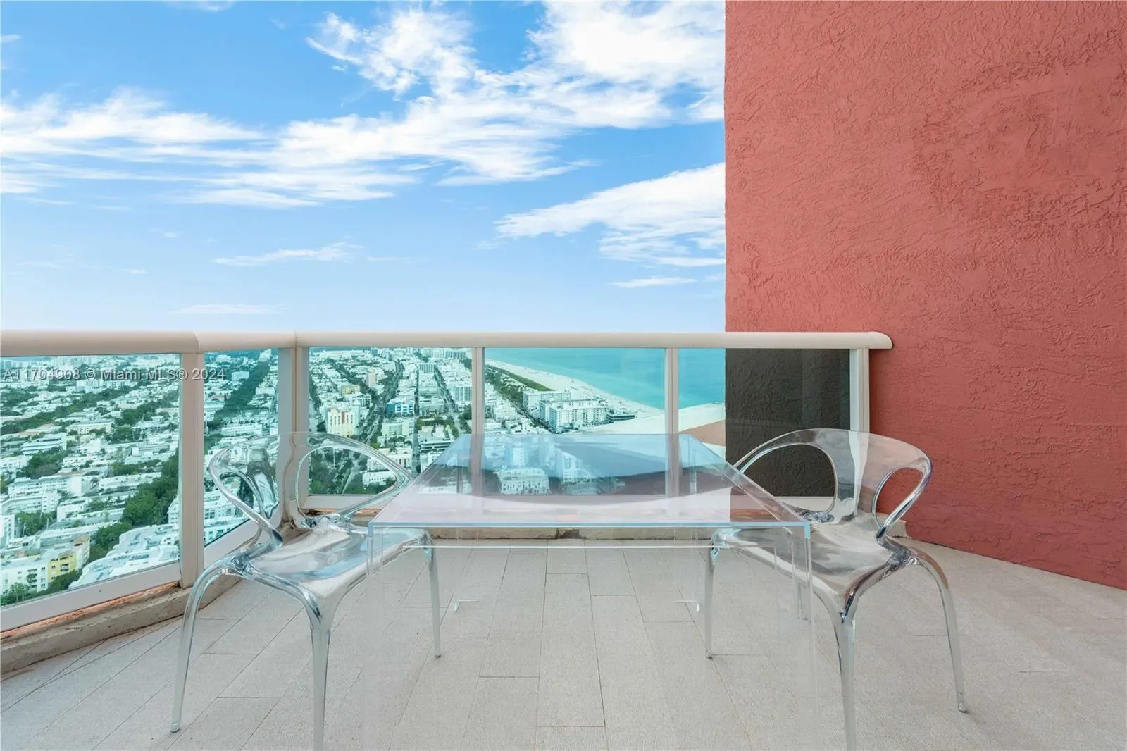 300 S Pointe Dr, #PH-5, Miami Beach, Florida, United States. - Photo 32