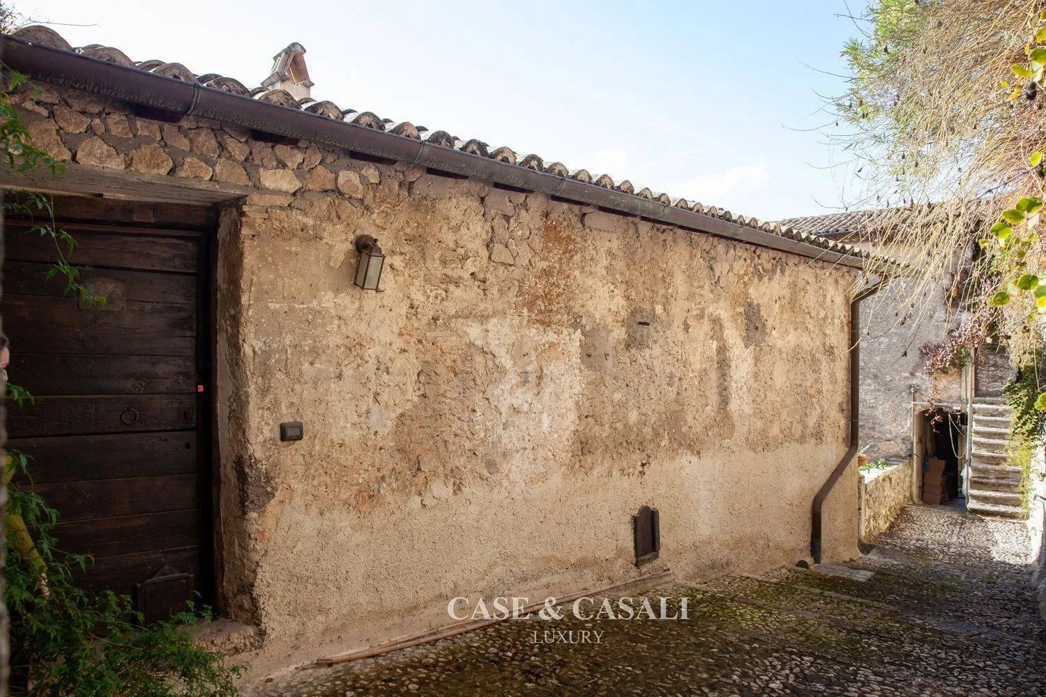 Exterior photo 3