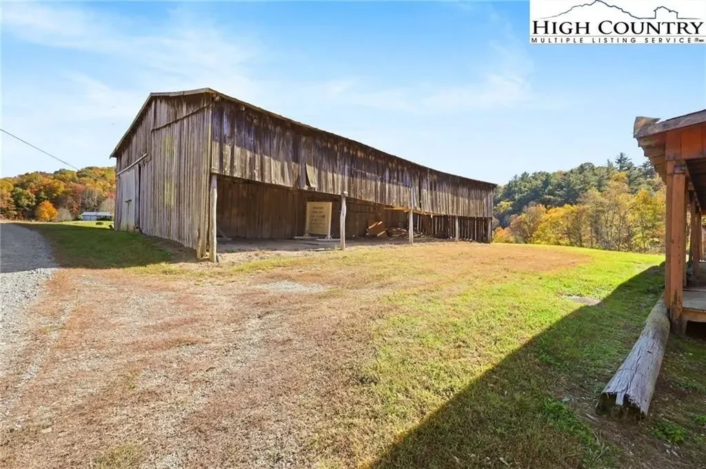 762 George Eggers Road, Banner Elk, NC 28604, Banner Elk, North Carolina, United States. - Photo 35
