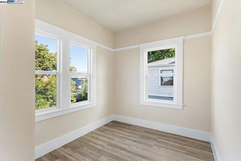 629 Santa Clara Ave., Alameda, California, United States. - Photo 3