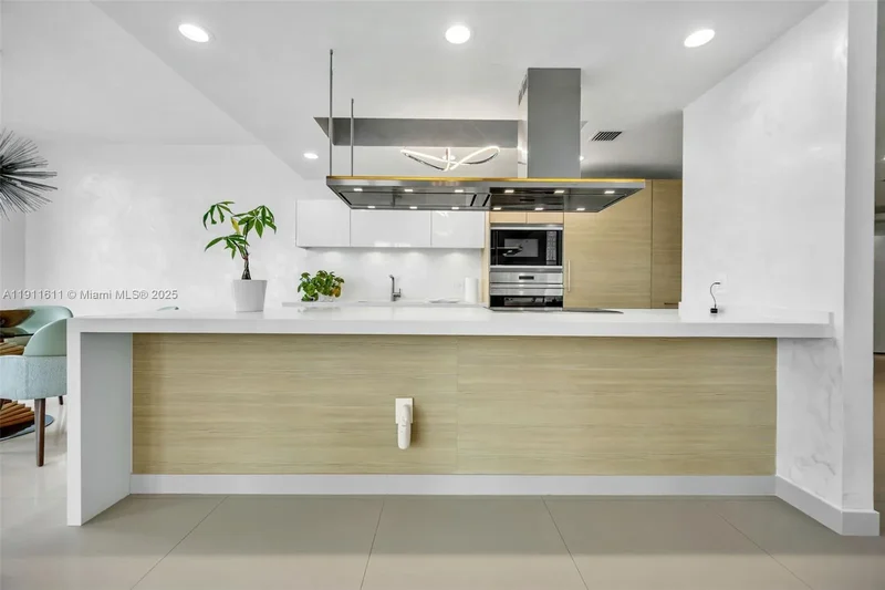 17301 Biscayne Blvd #910, Golden Beach, Florida, United States. - Photo 3