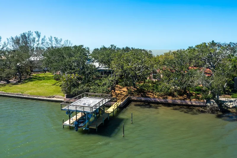 1049 N Casey Key Road, Osprey, FL 34229, Osprey, Florida, United States. - Photo 30