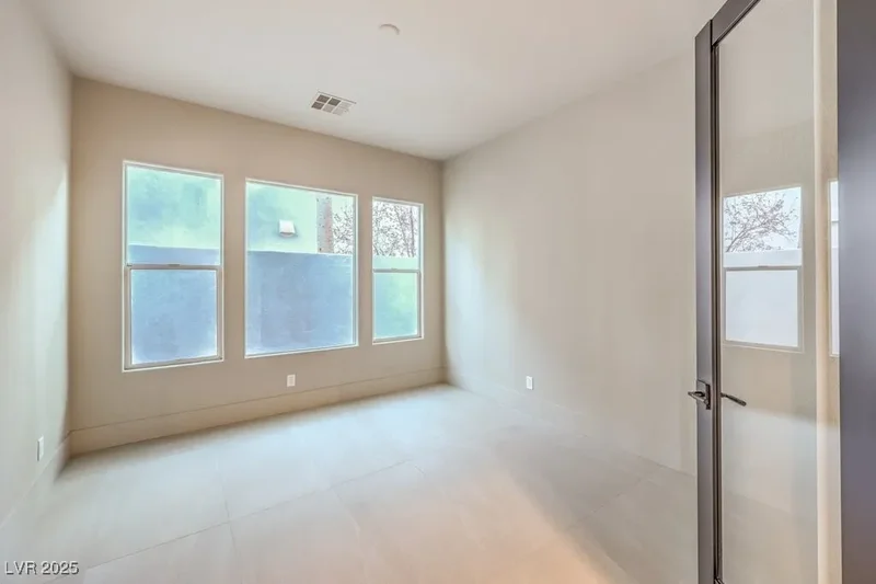11569 Snow Creek Avenue, Las Vegas, Nevada, United States. - Photo 32