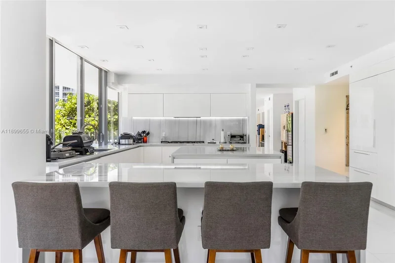 1 Collins Ave 207, Miami Beach, Florida, United States. - Photo 18