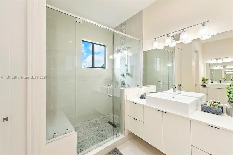 6529 SW 30th St, Miami, Florida, United States. - Photo 13