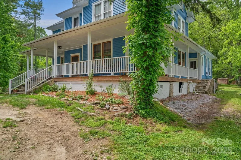 305 Ficker Circle, Hendersonville, NC 28739, Laurel Park, North Carolina, United States. - Photo 29