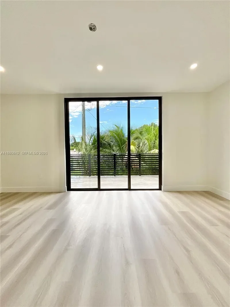 536 NW 48th St, Miami, Florida, United States. - Photo 24