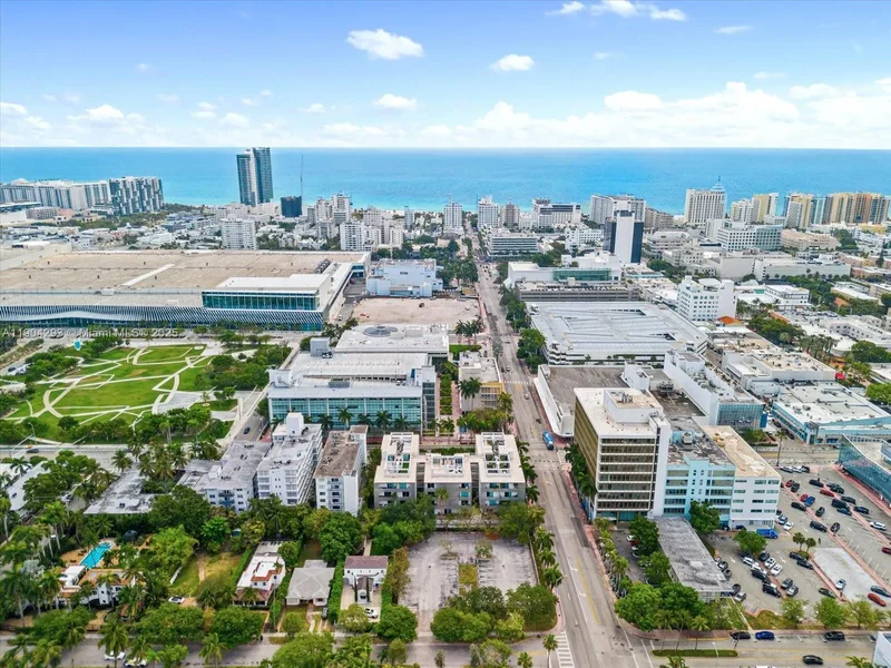 1700 Meridian Ave, Miami Beach, Florida, United States. - Photo 31