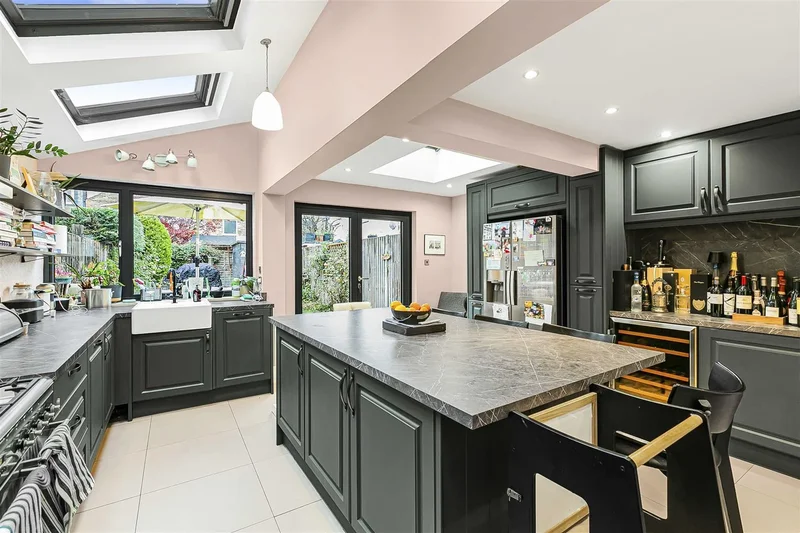 Canbury Park Road, Kingston upon Thames, England, United Kingdom. - Photo 8