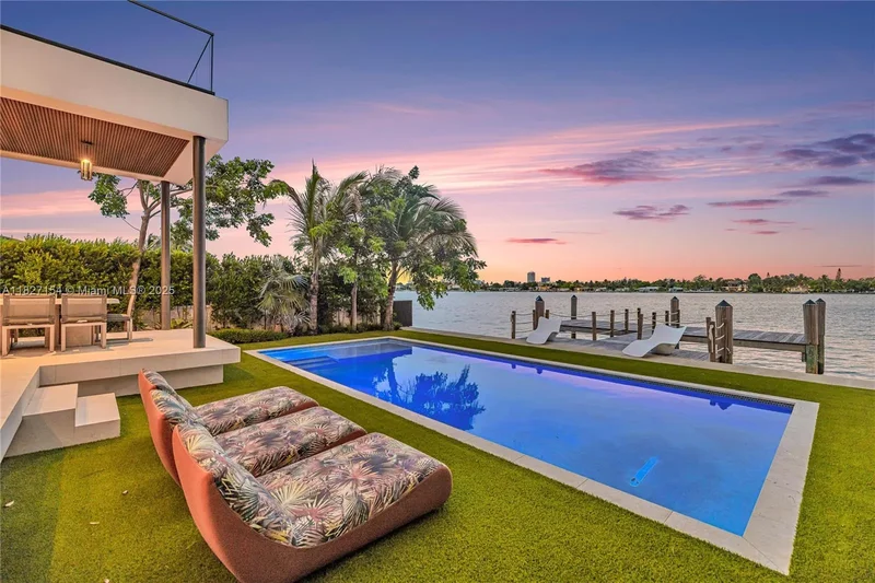1510 Stillwater Dr, Miami Beach, Florida, United States. - Photo 22